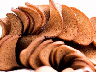 Ресторанные гренки с беконом: Ресторанные гренки с чесноком