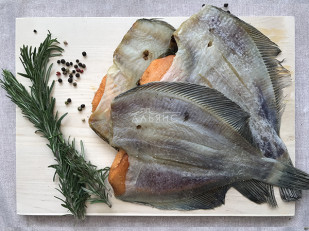 Густера вяленая: Камбала камчатская вяленая с икрой