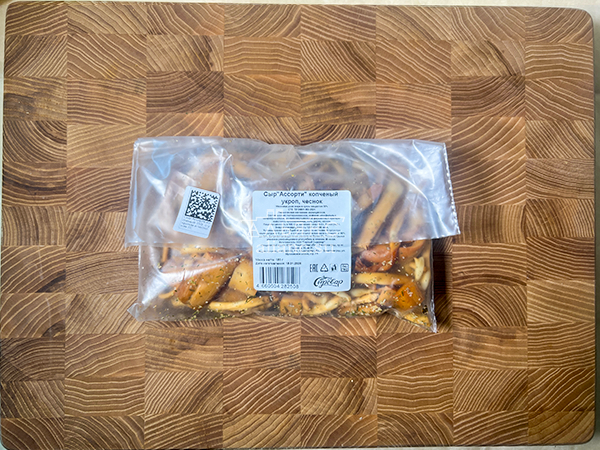 Сыр 150 гр ГОРНЫЙ СЫРОВАР (Ассорти копчёный с укропом и чесноком) в Чите